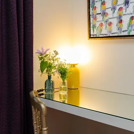 Between Saint Germain & Eiffel Tower High Ceiling Renovated Townhouse Terrace Ac!!!! Apartment
