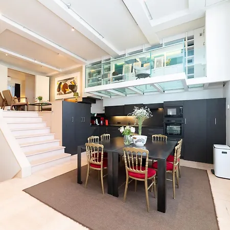 Between Saint Germain & Eiffel Tower High Ceiling Renovated Townhouse Terrace Ac!!!! * Paris